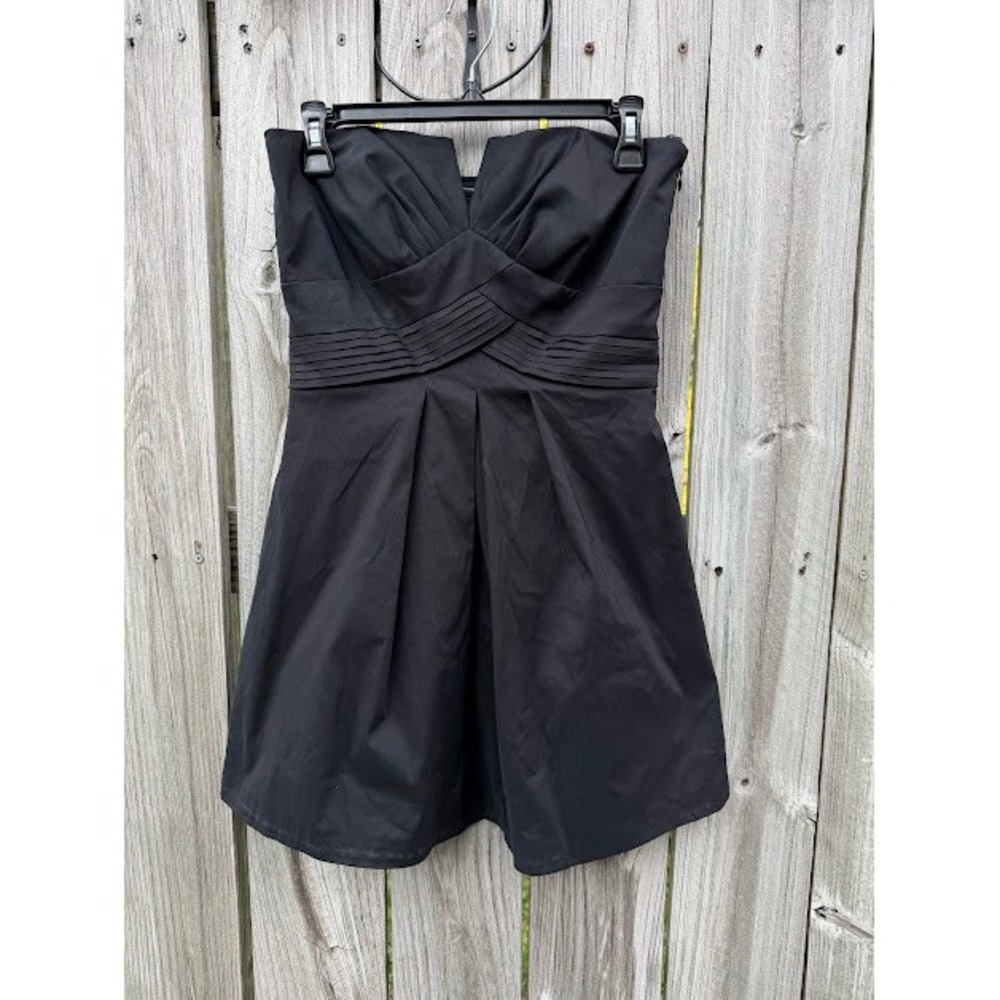 LBD White House Black Market Dress Women 2 Black Strapless Pleated Fit and Flare